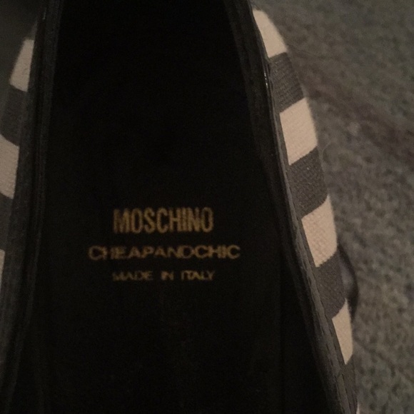 Black and white flats - Picture 3 of 4